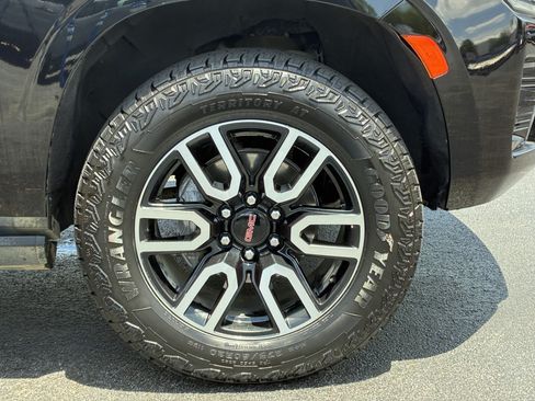 Used 2023 GMC Yukon XL AT4 w/ AT4 Premium Plus Package AWD/4WD image 6