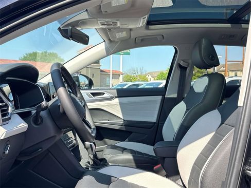 Used 2025 Volkswagen Taos SEL image 7