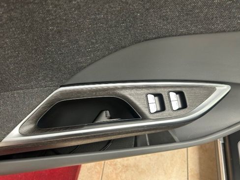 Used 2024 Lucid Air Touring image 7