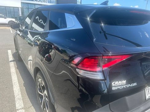 Used 2024 Kia Sportage EX FWD image 4