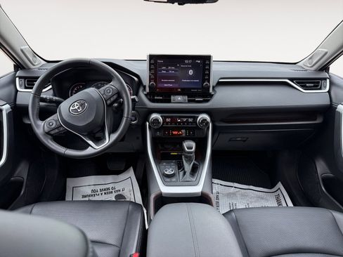 Used 2022 Toyota RAV4 Limited image 10