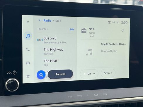 New 2026 Toyota Prius LE image 15