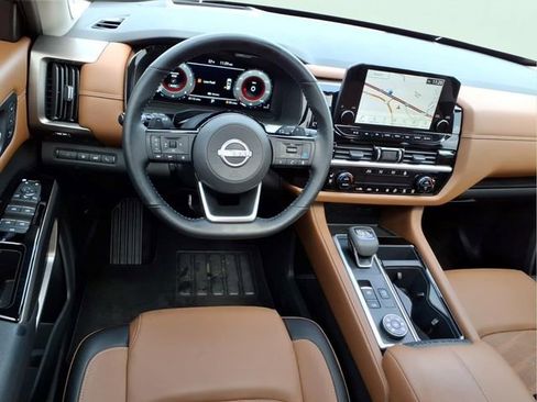 Used 2025 Nissan Pathfinder Platinum w/ Cargo Package AWD/4WD image 18