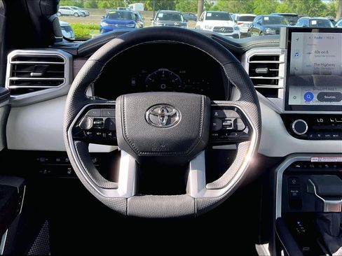 Used 2025 Toyota Sequoia Capstone image 7