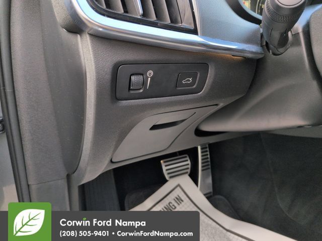 Used 2020 Volvo S90 T6 R-Design AWD/4WD image 13