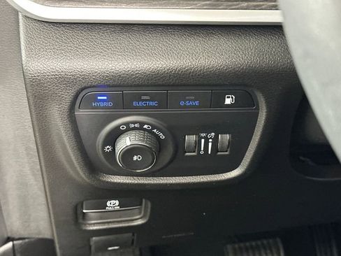 Used 2023 Jeep Grand Cherokee 30th Anniversary image 19