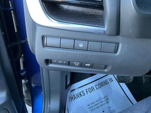 Used 2023 Nissan Rogue Platinum image 19