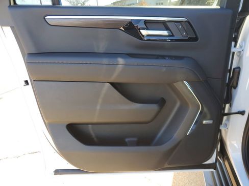 New 2026 Chevrolet Suburban LT w/ Comfort Package image 16