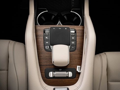 New 2026 Mercedes-Benz GLS 450 4MATIC image 41