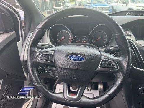 Used 2015 Ford Focus ST image 28