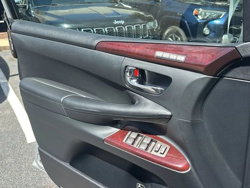 Used 2014 Lexus LX 570 4WD image 20