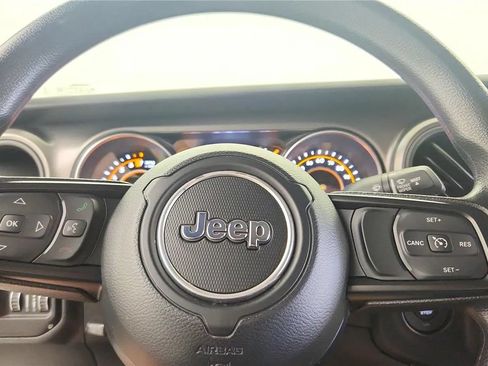 Used 2022 Jeep Gladiator Sport AWD/4WD image 27