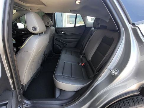 Used 2026 Chevrolet Trax ACTIV w/ Sunroof Package FWD image 22
