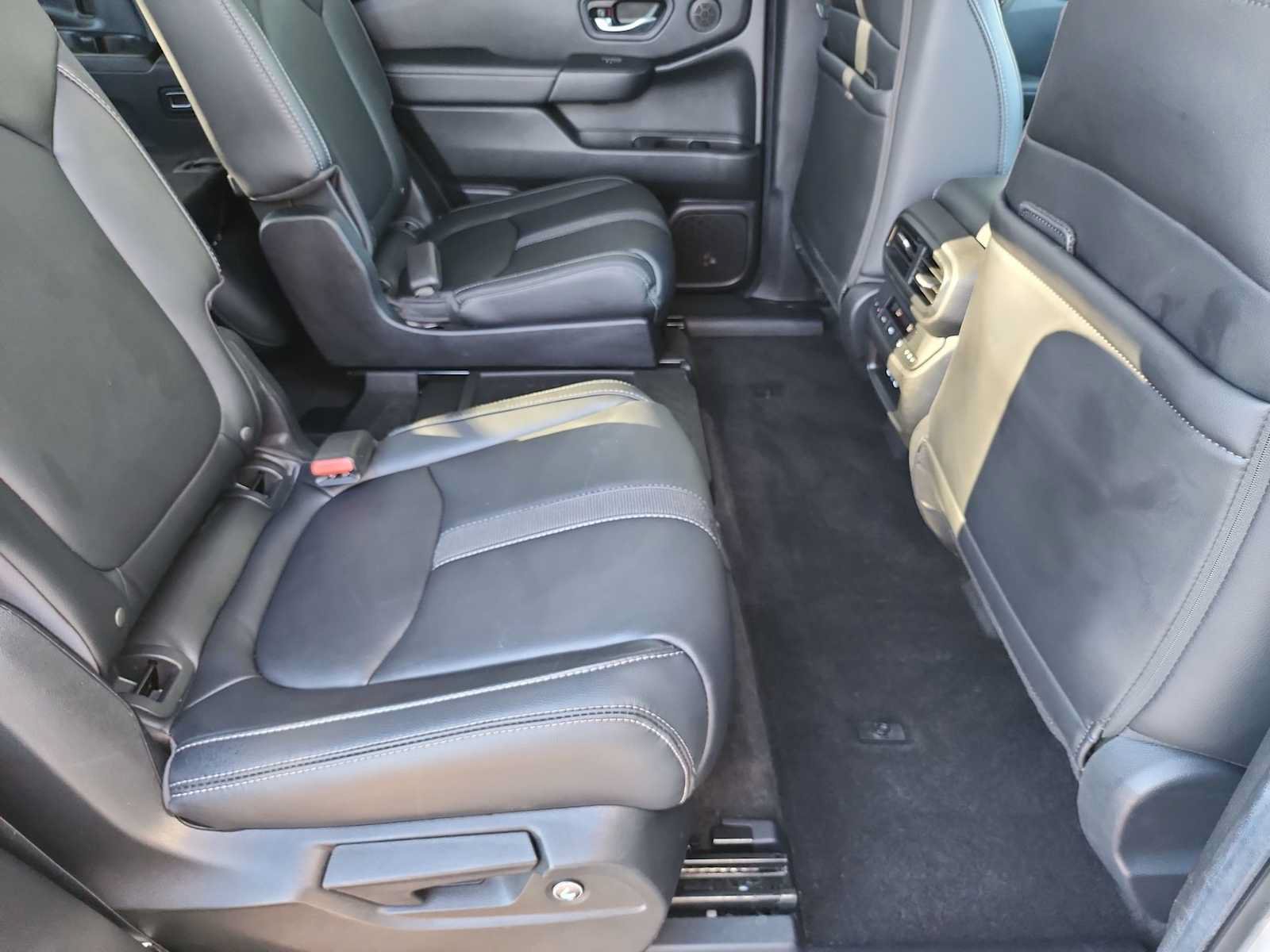 Used 2024 Honda Pilot EX-L image 16
