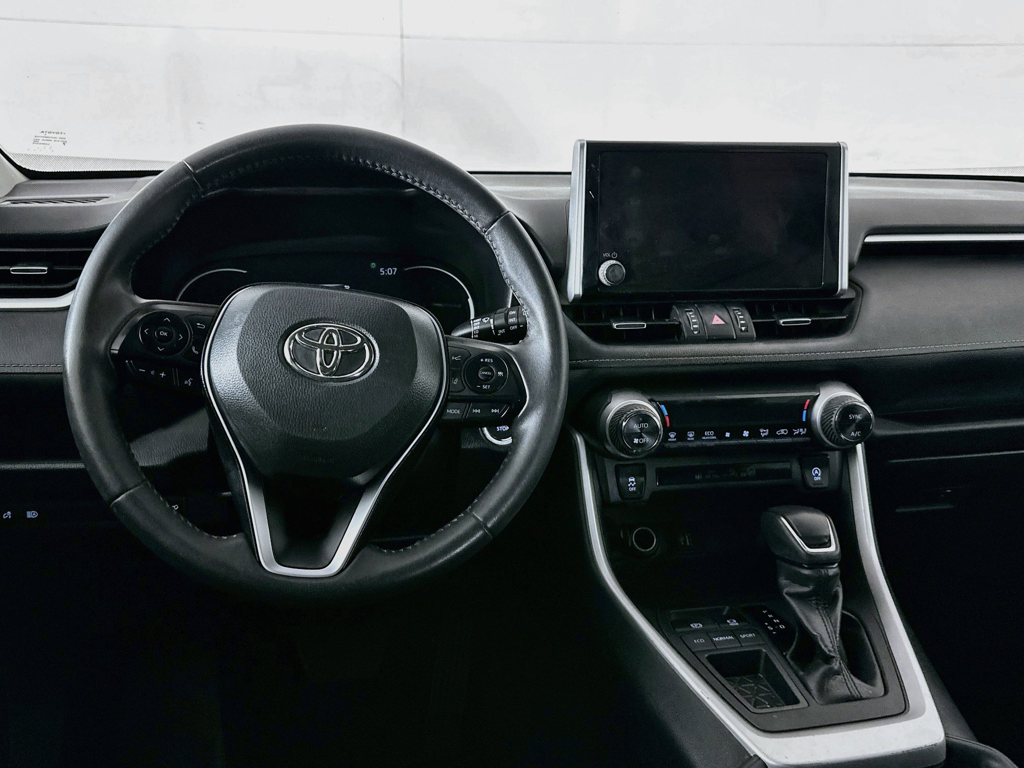 Used 2023 Toyota RAV4 XLE Premium FWD image 18
