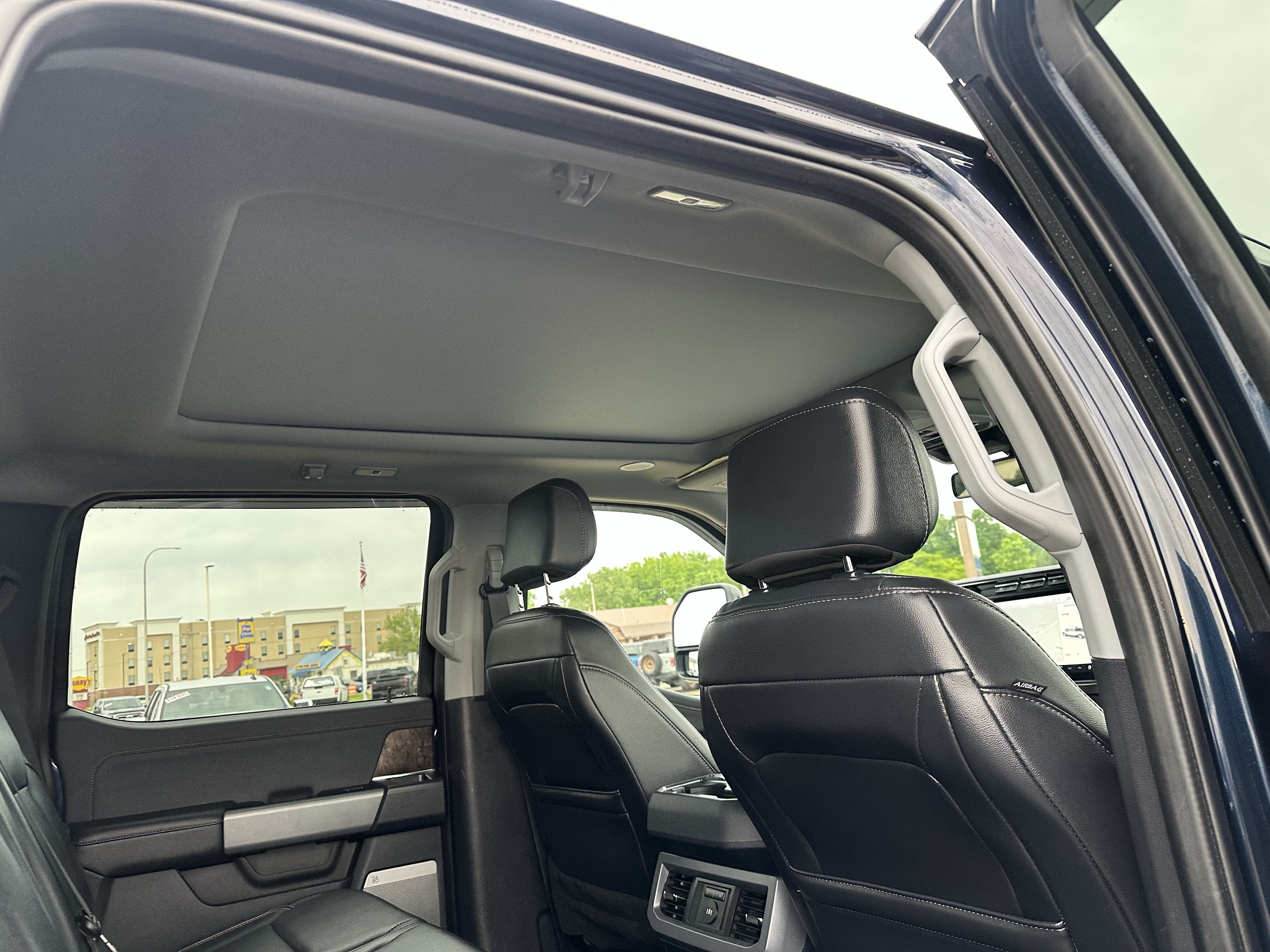 Used 2024 Ford F250 Lariat w/ Lariat Ultimate Package AWD/4WD image 12