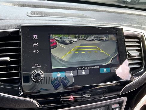 Used 2020 Honda Pilot Touring image 27