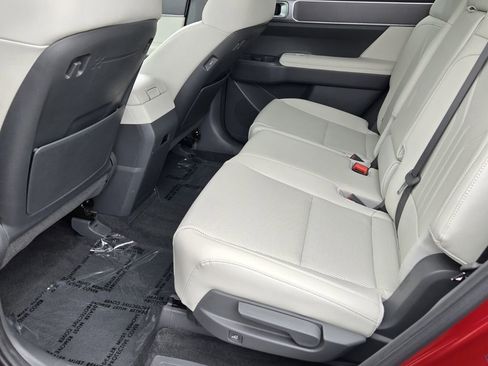 Used 2024 Hyundai Santa Fe SEL FWD image 11