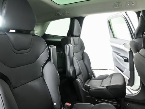 New 2025 Volvo EX90 Plus w/ Protection Package Premier image 23