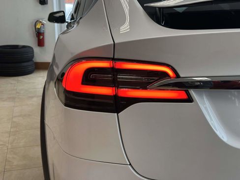 Used 2020 Tesla Model X Long Range image 8