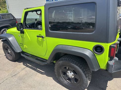Used 2012 Jeep Wrangler Sport AWD/4WD image 13