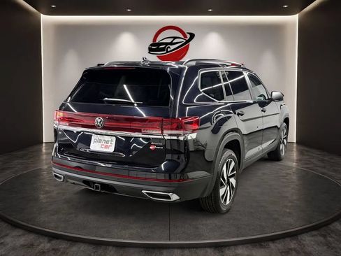 Used 2025 Volkswagen Atlas SE AWD/4WD image 5