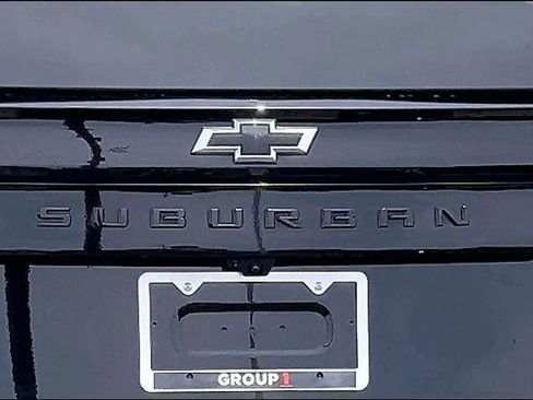 Used 2025 Chevrolet Suburban Z71 AWD/4WD image 30