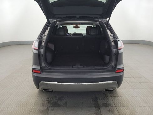 Used 2019 Jeep Cherokee Limited image 29