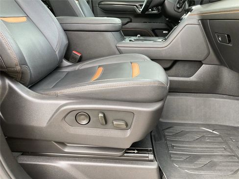 Used 2024 GMC Sierra 3500 AT4 w/ AT4 Premium Plus Package image 33