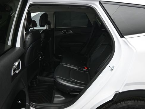 Used 2024 Kia Sportage EX image 18