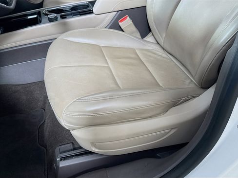 Used 2021 Lincoln Corsair AWD w/ Premium Package image 21