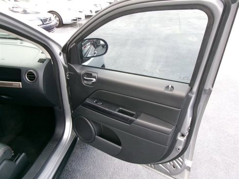 Used 2016 Jeep Compass 75th Anniversary w/ Power Value Group image 11