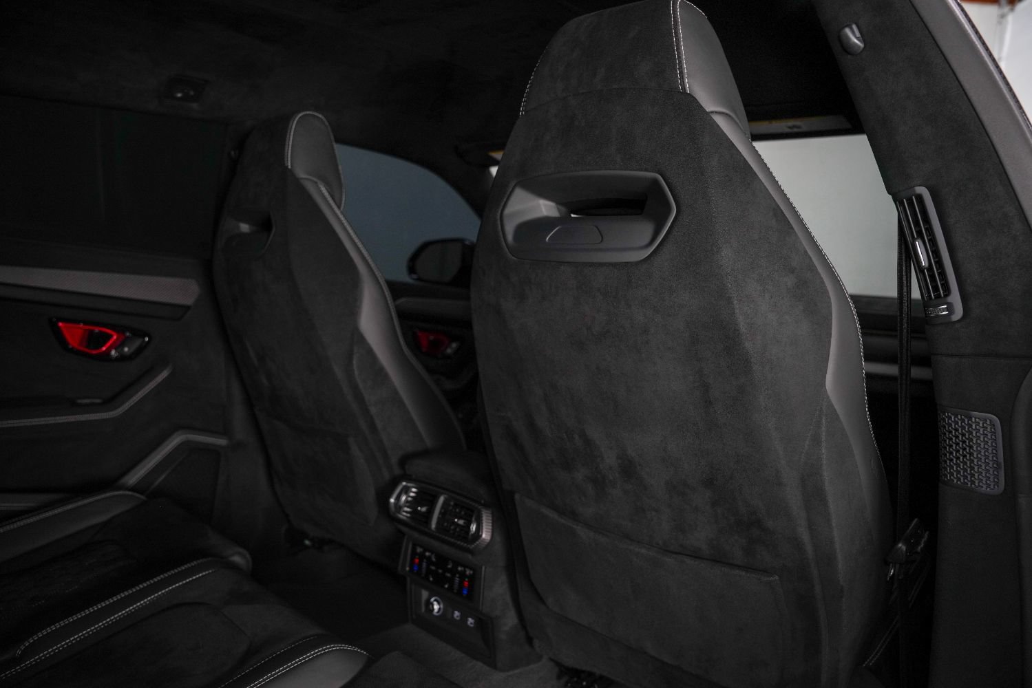 Used 2023 Lamborghini Urus Performante AWD/4WD image 46