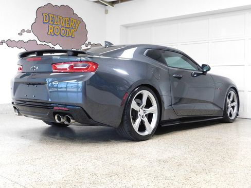 Used 2018 Chevrolet Camaro SS RWD image 4