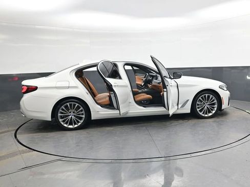 Used 2023 BMW 530i w/ Convenience Package image 38
