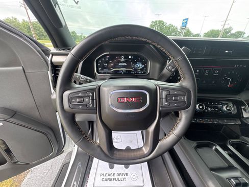 Used 2024 GMC Sierra 2500 AT4 w/ AT4 Premium Plus Package AWD/4WD image 24