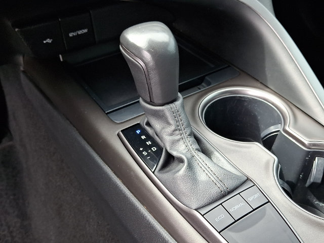 Used 2024 Toyota Camry SE w/ Convenience Package FWD image 14