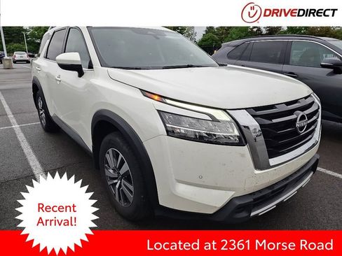 Used 2024 Nissan Pathfinder SL w/ Cargo Package AWD/4WD image 1