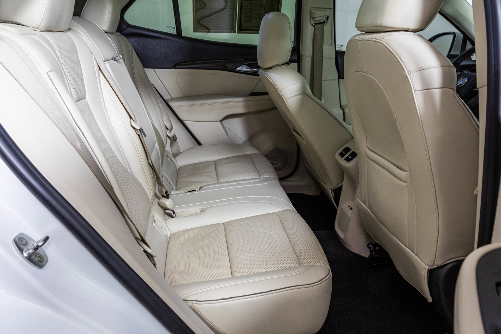 Used 2022 Buick Envision Essence w/ Technology Package I FWD image 45