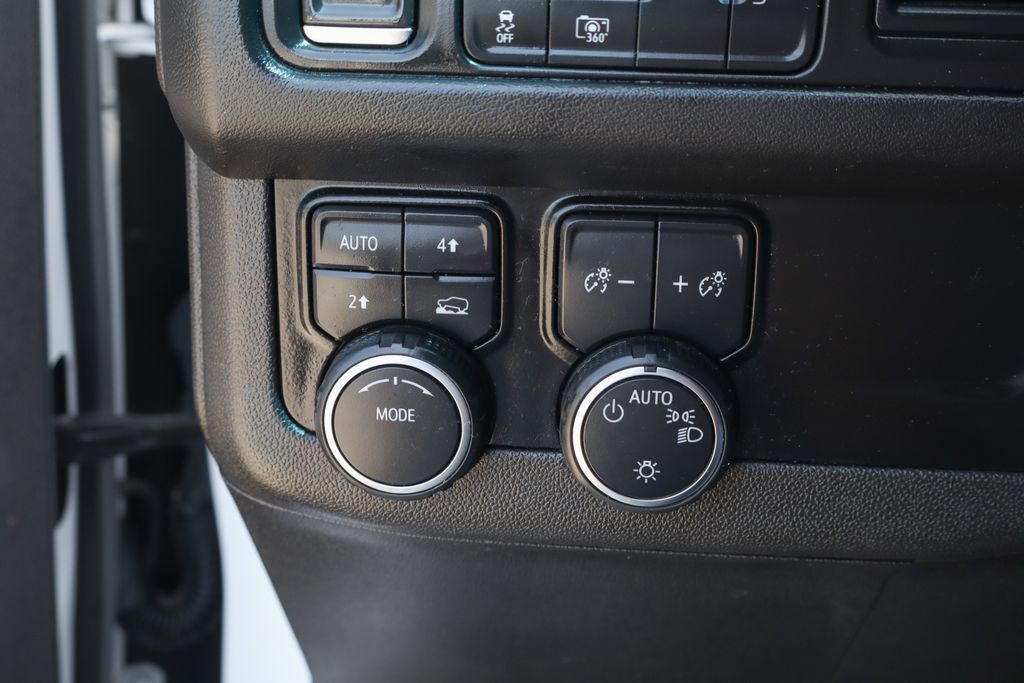 Used 2022 Chevrolet Tahoe RST w/ Sport Performance Package AWD/4WD image 23