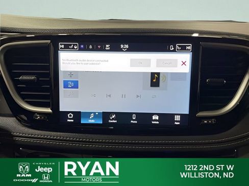 New 2026 Chrysler Pacifica Select AWD/4WD image 24