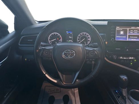 Used 2022 Toyota Camry SE FWD image 12