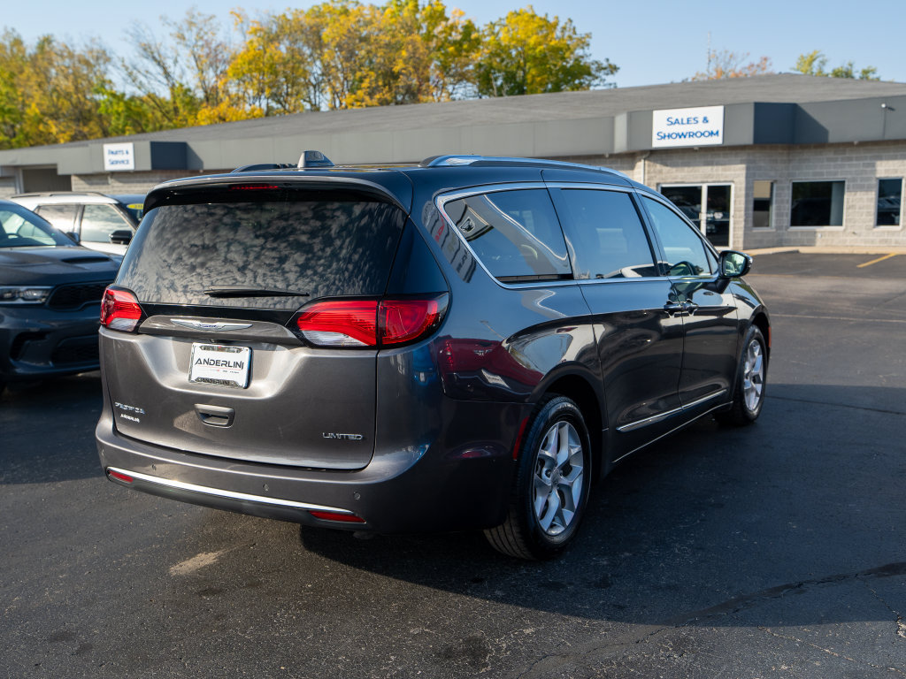 Used 2020 Chrysler Pacifica Limited FWD image 6