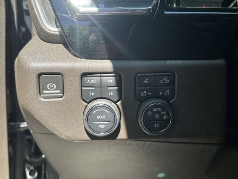 Certified 2023 Chevrolet Silverado 1500 LTZ AWD/4WD image 22
