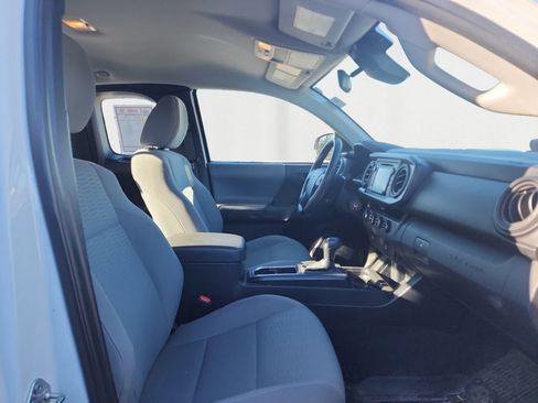 Used 2018 Toyota Tacoma SR w/ SR Convenience Package image 14