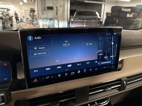 Certified 2023 Lincoln Corsair Standard w/ Equipment Group 101A image 12