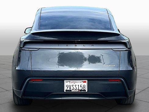Used 2026 Tesla Model Y AWD image 4