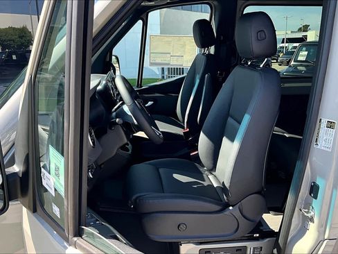 New 2025 Mercedes-Benz Sprinter 2500 image 8