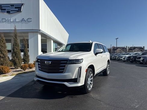 Used 2022 Cadillac Escalade Premium Luxury Platinum image 4