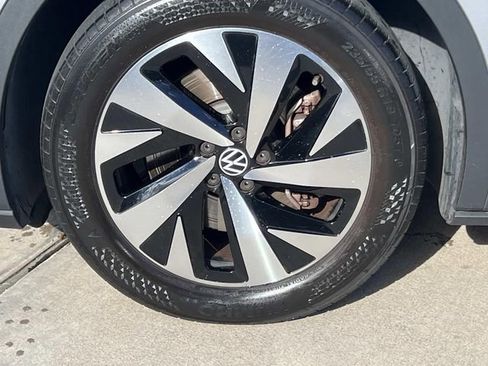 Used 2023 Volkswagen ID.4 Pro image 6